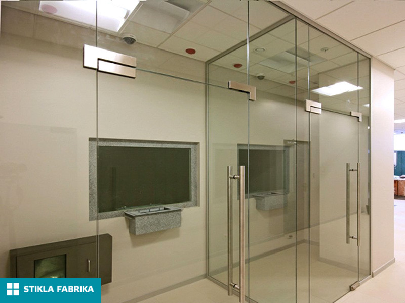 Glass office partitions