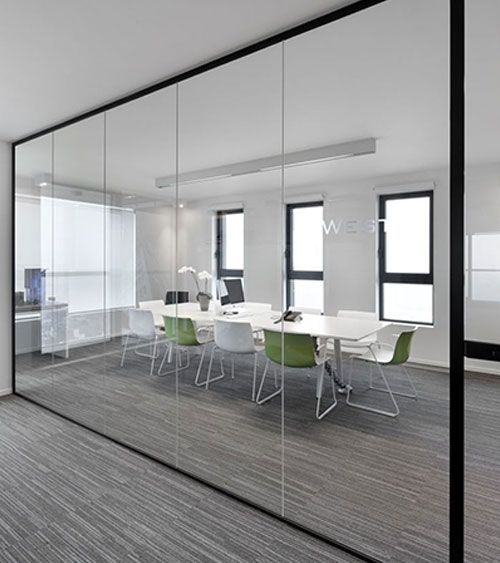 Frameless glass office partitions